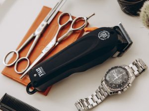 cordless clipper and accessories