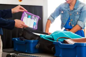 airport luggage check - featured image